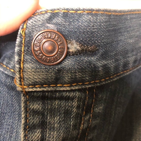 Levis Mens 559 relaxed fit w48L32 midwash distress - Picture 9 of 9